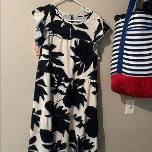 Stylish Black and off white dress XL